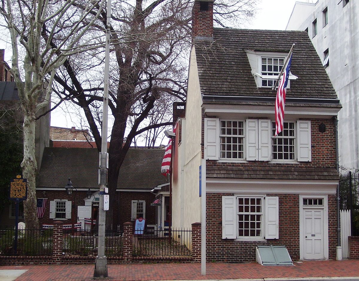 Picture of the exterior of the Betsy Ross House and courtyard